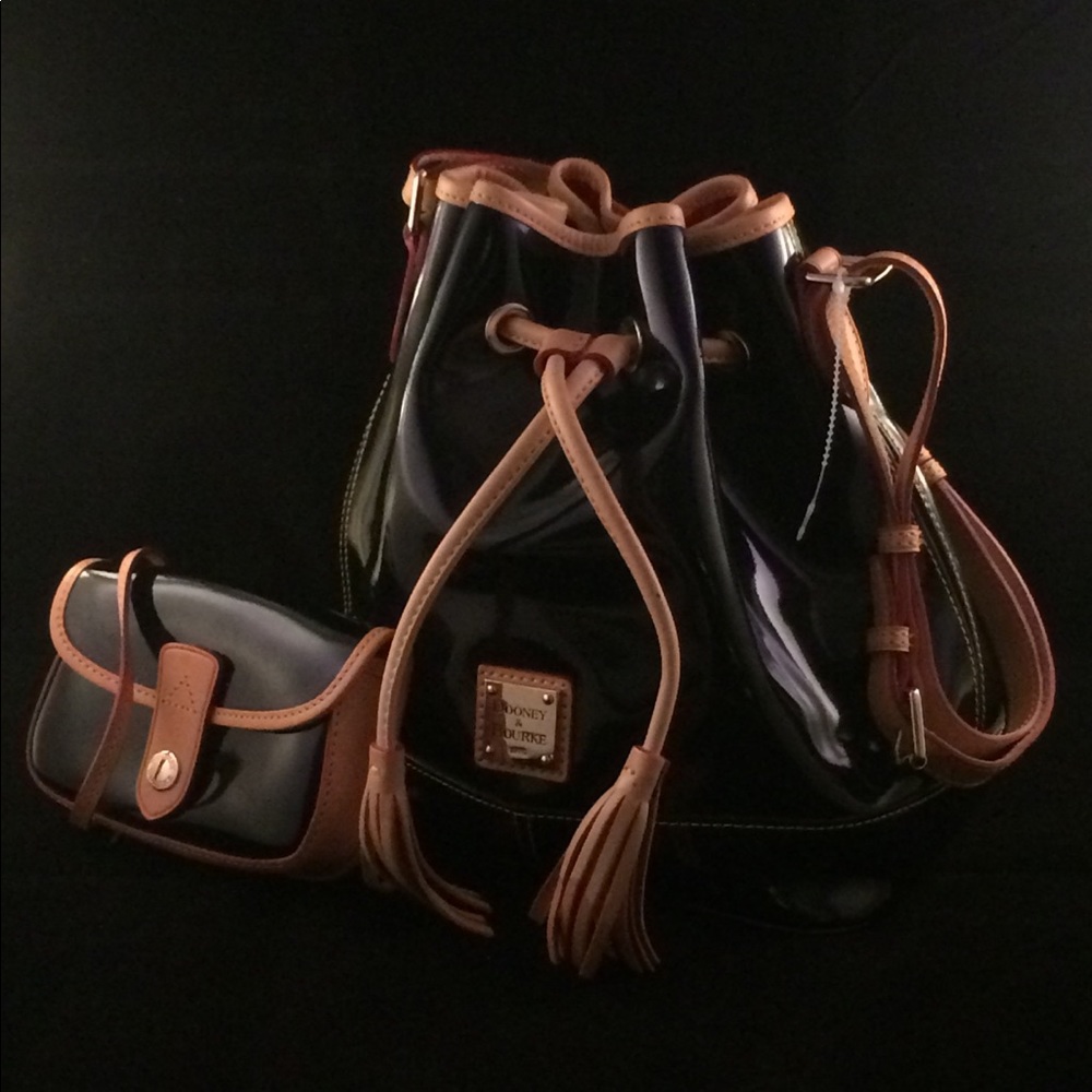 Dooney & Bourke Woman’s Bucket Handbag